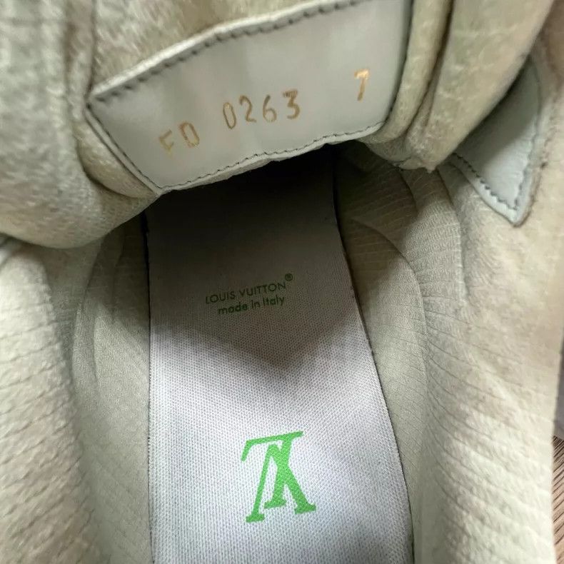 Louis Vuitton LV Discovery Grey Green Sneakers Size 41 Size US 9 / EU 42 - 6 Thumbnail