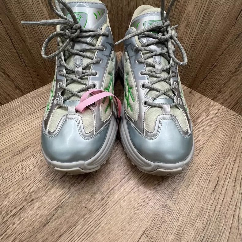 Louis Vuitton LV Discovery Grey Green Sneakers Size 41 Size US 9 / EU 42 - 4 Thumbnail