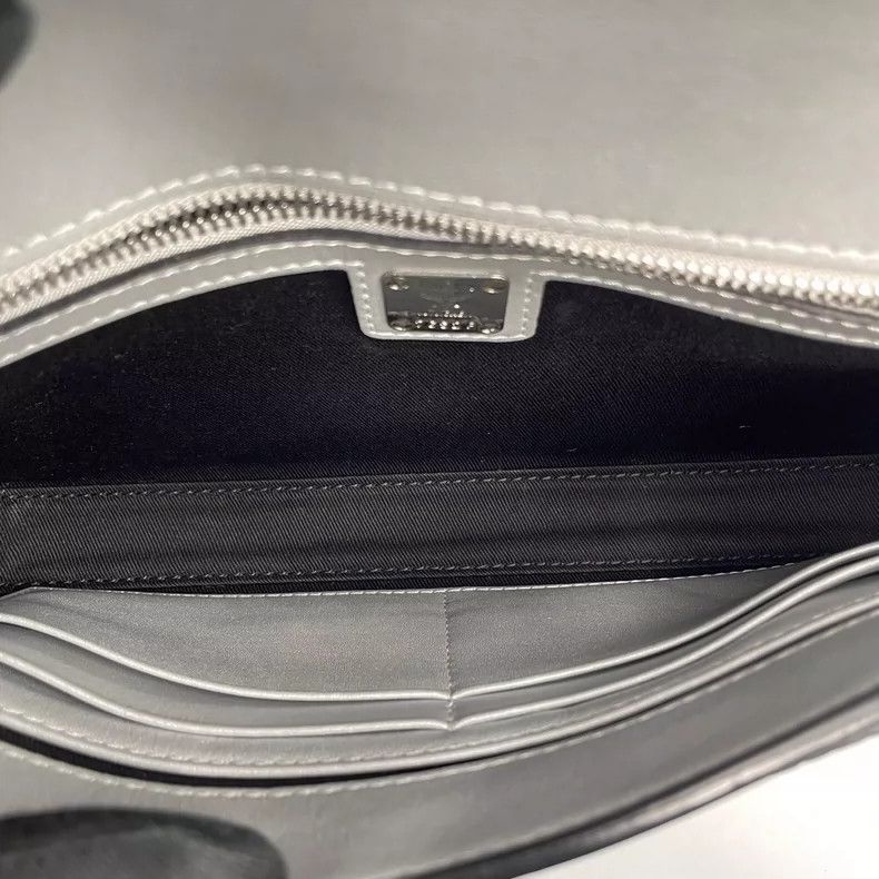 MCM MCM Silver Envelope Shoulder Crossbody Bag Size ONE SIZE - 9 Thumbnail