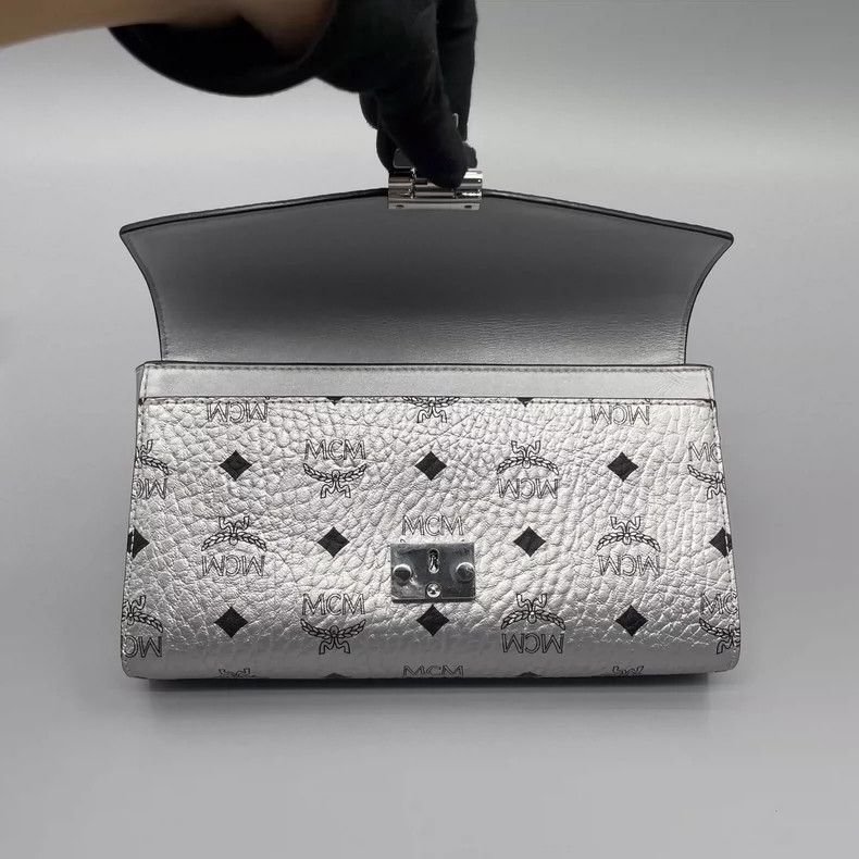 MCM MCM Silver Envelope Shoulder Crossbody Bag Size ONE SIZE - 8 Thumbnail