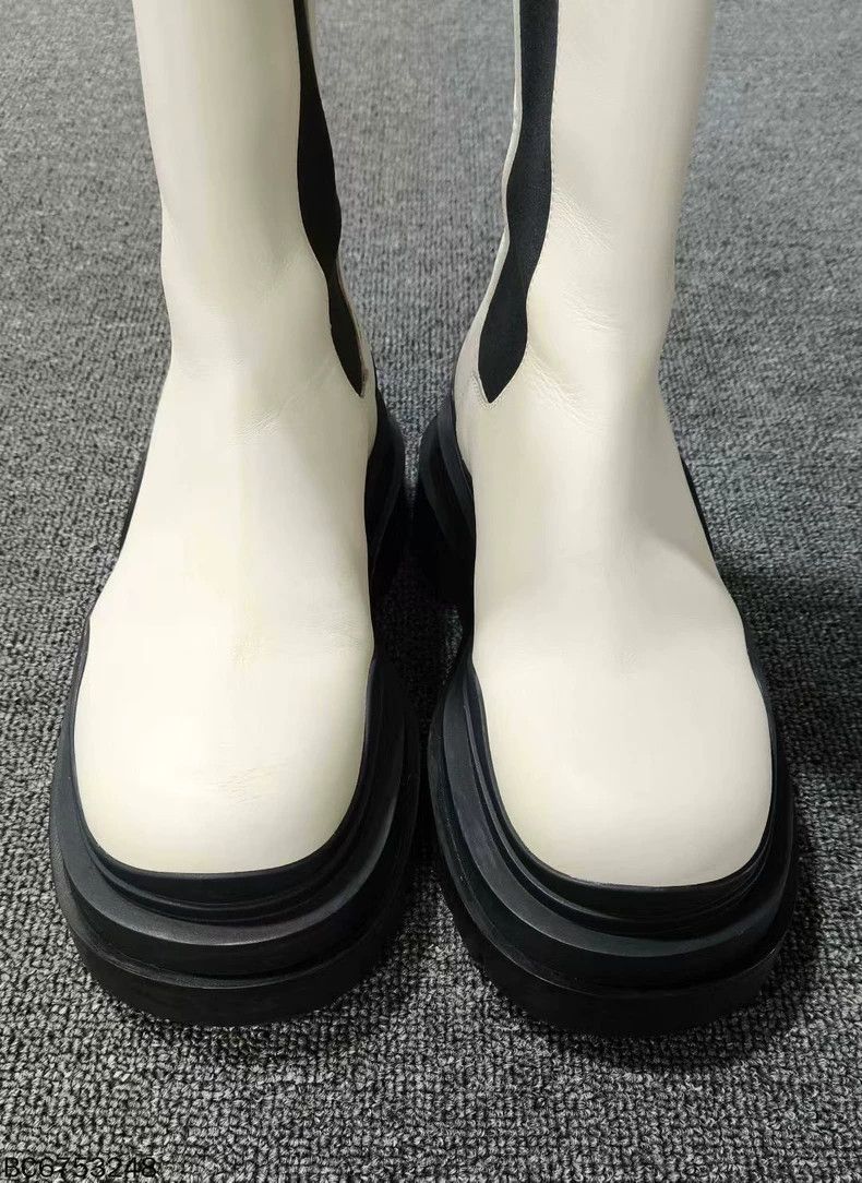 Bottega Veneta Bottega Veneta White Cylinder Boots Size US 6.5 / EU 39-40 - 2 Thumbnail