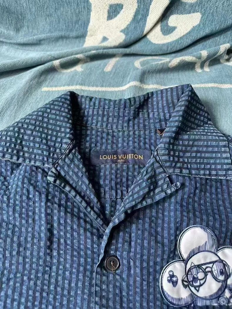 Louis Vuitton Louis Vuitton Short Sleeve Shirt with Logo Size US S / EU 44-46 / 1 - 2 Thumbnail