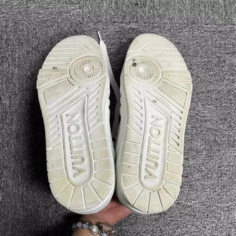 Louis Vuitton Louis Vuitton White Low-Top Sneakers Size US 6 / EU 39 - 5 Thumbnail