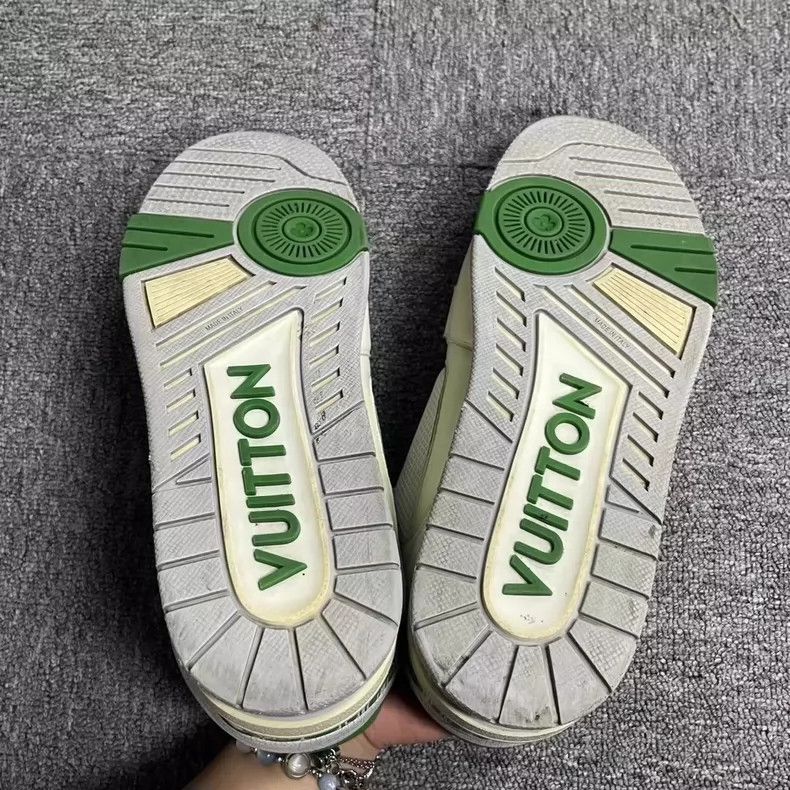 Louis Vuitton Louis Vuitton Green and White Retro Sneakers Size US 10 / EU 43 - 5 Thumbnail