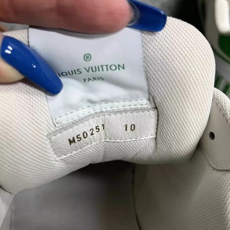 Louis Vuitton Louis Vuitton Green and White Retro Sneakers Size US 10 / EU 43 - 4 Thumbnail