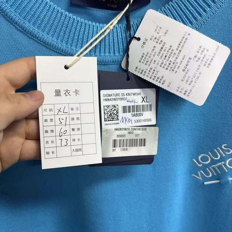 Louis Vuitton Louis Vuitton Blue Embroidered Logo Short Sleeve T-Shirt Size US XL / EU 56 / 4 - 3 Thumbnail