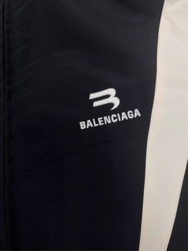 Balenciaga Balenciaga Black Long Sleeve Zip Hoodie Size US XS / EU 42 / 0 - 3 Thumbnail
