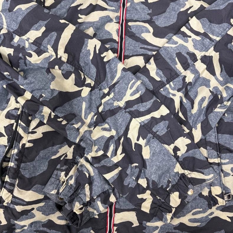 Moncler Moncler Camouflage Lightweight Jacket in Blue Size US M / EU 48-50 / 2 - 3 Thumbnail