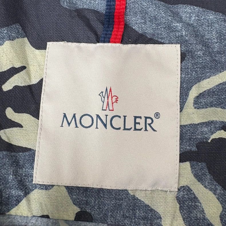 Moncler Moncler Camouflage Lightweight Jacket in Blue Size US M / EU 48-50 / 2 - 7 Thumbnail