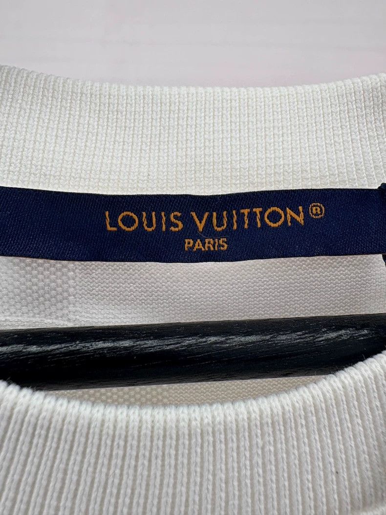 Louis Vuitton Louis Vuitton New Pocket Short Sleeve T-Shirt Size US XL / EU 56 / 4 - 6 Thumbnail
