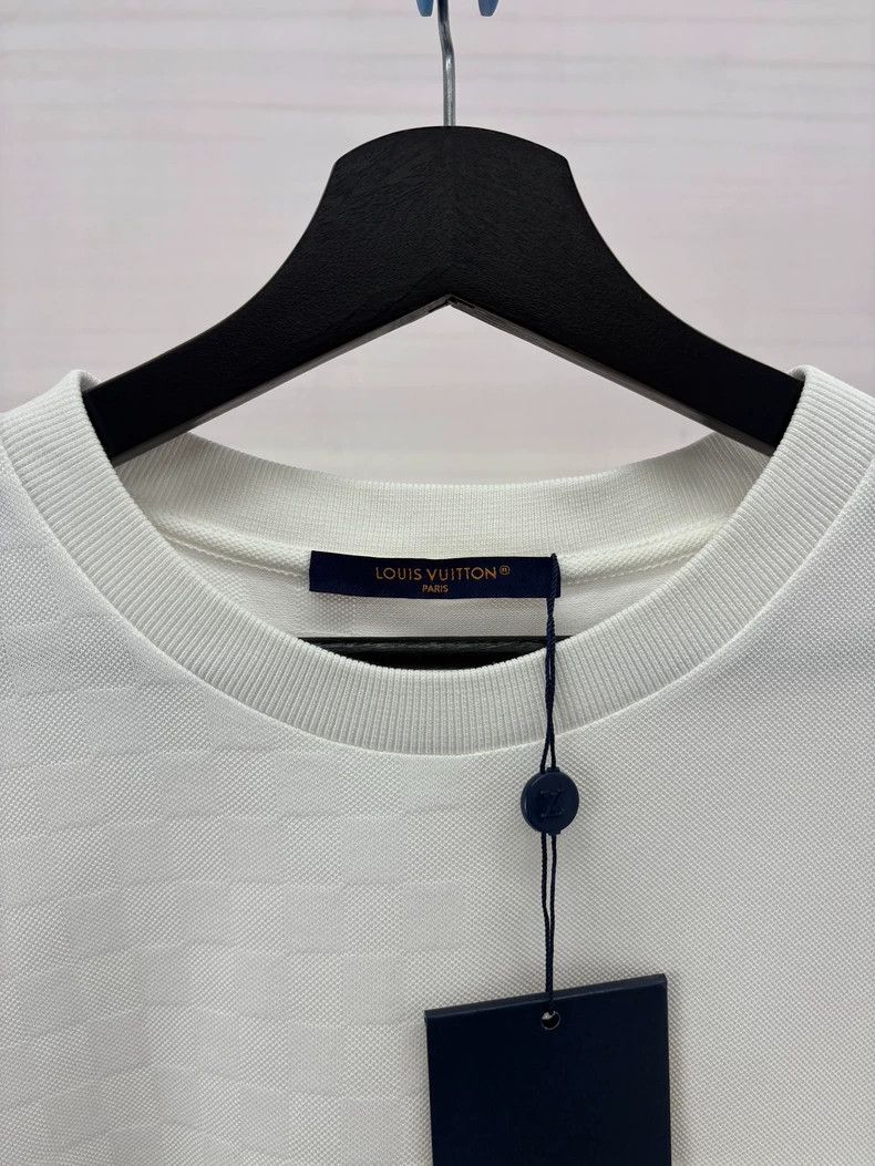 Louis Vuitton Louis Vuitton New Pocket Short Sleeve T-Shirt Size US XL / EU 56 / 4 - 5 Thumbnail