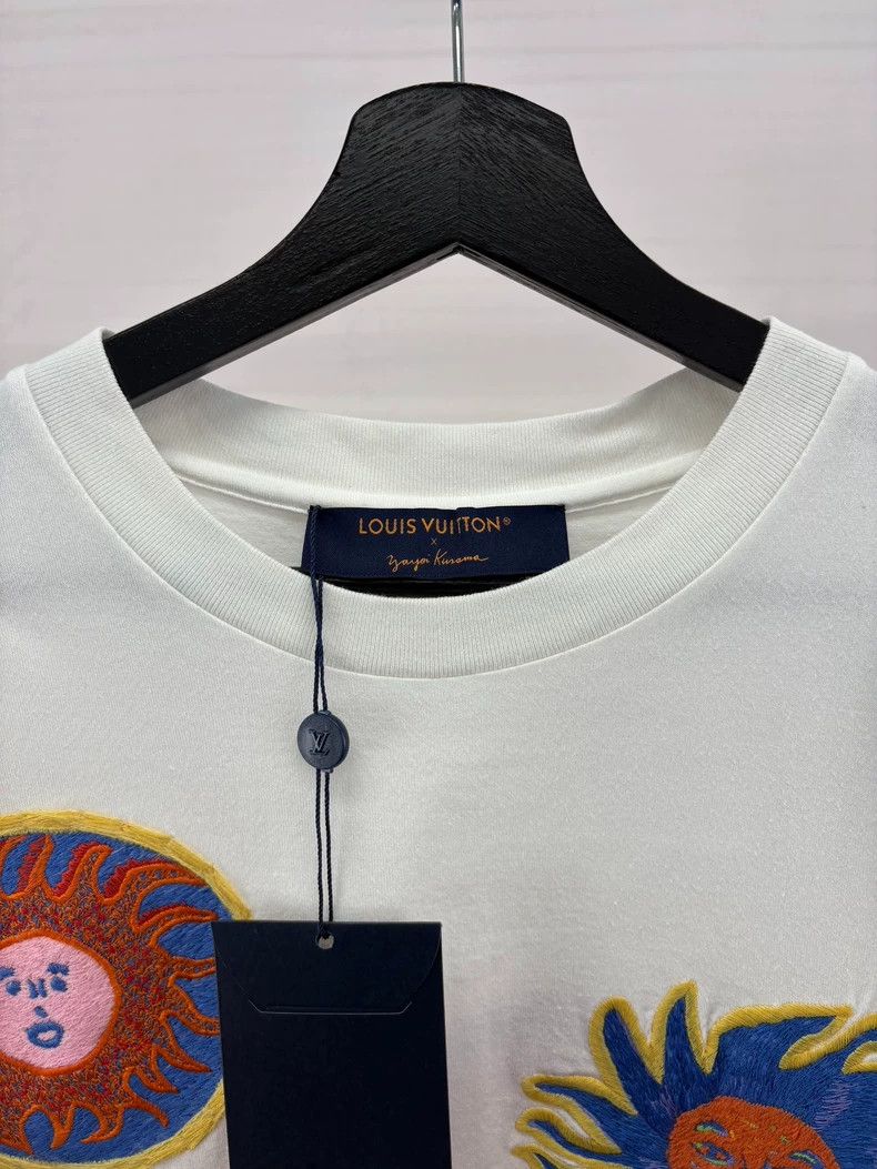 Louis Vuitton Louis Vuitton Yayo Kusama Sunflower Short Sleeve T-Shirt Size US M / EU 48-50 / 2 - 5 Thumbnail