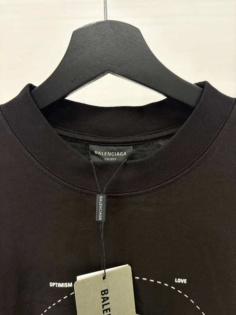 Balenciaga Balenciaga Rainbow Graphic Short Sleeve T-Shirt Size US S / EU 44-46 / 1 - 4 Thumbnail