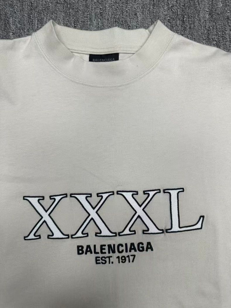 Balenciaga Balenciaga XXXL Long Sleeve Sweatshirt Size US XXL / EU 58 / 5 - 2 Thumbnail