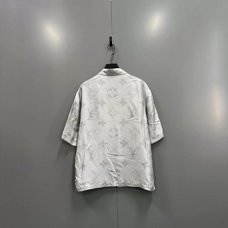 Louis Vuitton Louis Vuitton Mosaic Logo Short Sleeve Shirt Size US XL / EU 56 / 4 - 2 Thumbnail
