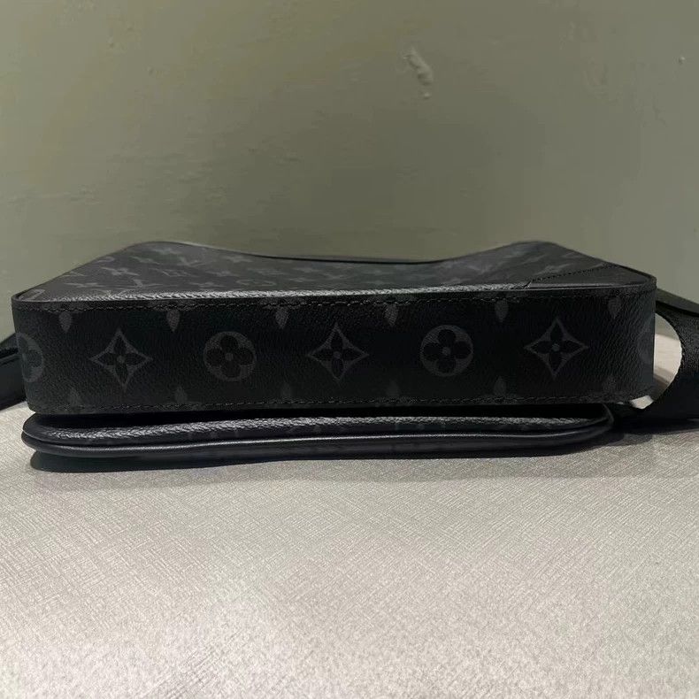 Louis Vuitton Louis Vuitton Classic Gray Three-in-One Bag Size ONE SIZE - 4 Thumbnail