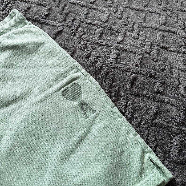 AMI Mint Green Heart Embroidered Shorts Size US 34 / EU 50 - 3 Thumbnail
