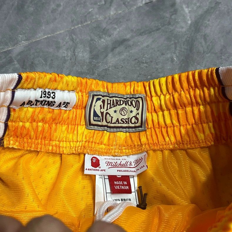 Bape Lakers Team Short Pants with Graffiti Design Size US 26 / EU 42 - 4 Thumbnail
