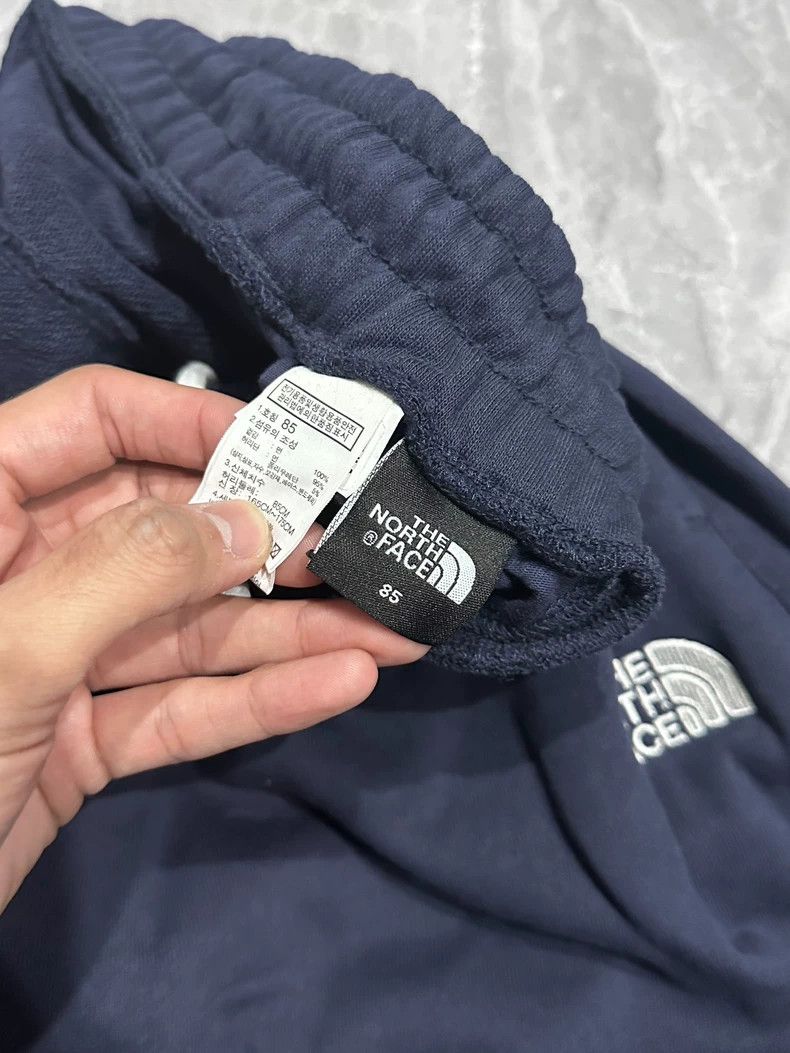 The North Face The North Face Embroidered Tapered Pants Size US 34 / EU 50 - 3 Thumbnail