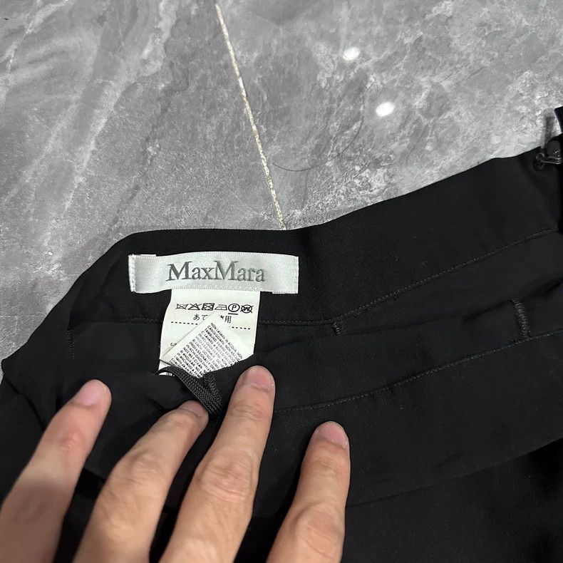 Prada MaxMara Half-Length Skirt with Irregular Design Size US 26 / EU 42 - 2 Thumbnail