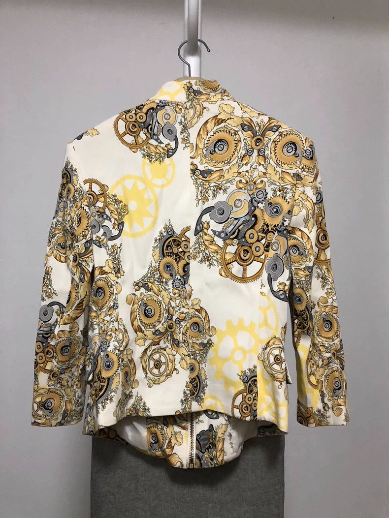 Versace Versace Women's Short Jacket in Good Condition Size US M / EU 48-50 / 2 - 2 Thumbnail