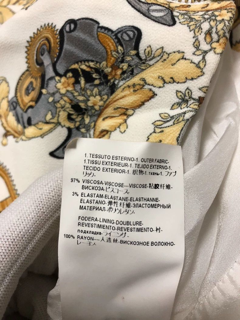 Versace Versace Women's Short Jacket in Good Condition Size US M / EU 48-50 / 2 - 6 Thumbnail