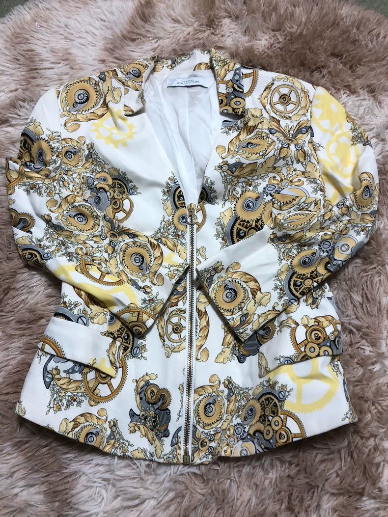 Versace Versace Women's Short Jacket in Good Condition Size US M / EU 48-50 / 2 - 4 Thumbnail
