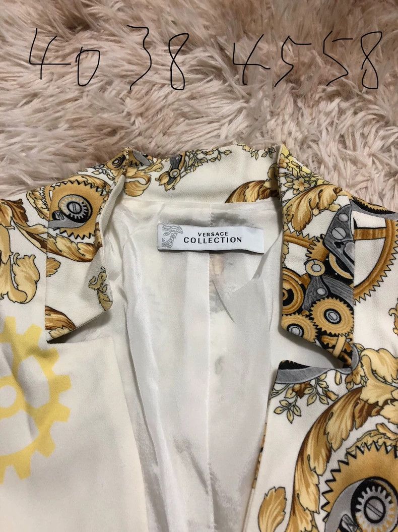 Versace Versace Women's Short Jacket in Good Condition Size US M / EU 48-50 / 2 - 3 Thumbnail