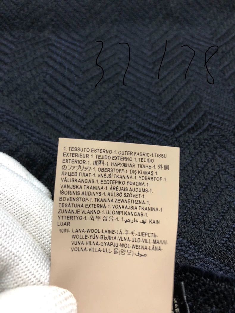 Versace Versace Men's Wool Scarf in Good Condition Size ONE SIZE - 4 Thumbnail