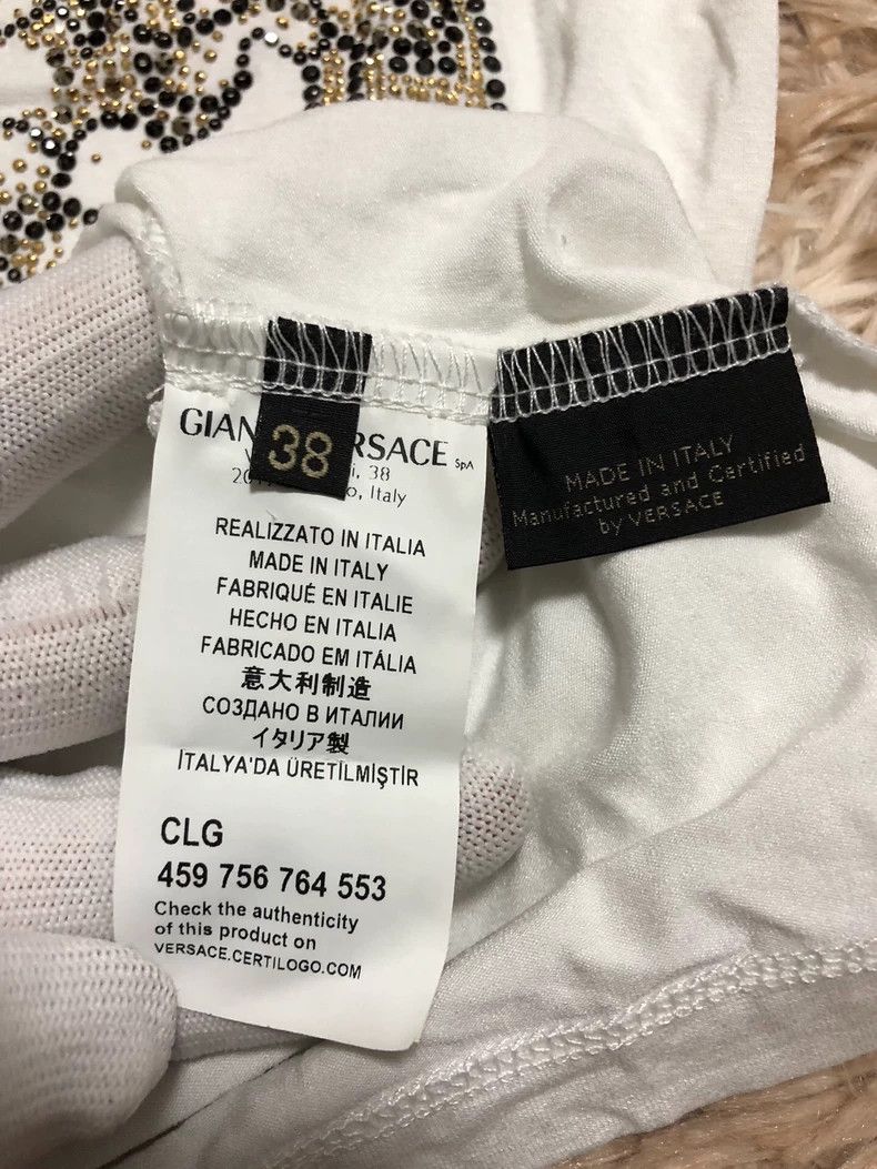 Versace Versace Women's T-Shirt with Graphic Design Size US M / EU 48-50 / 2 - 5 Thumbnail
