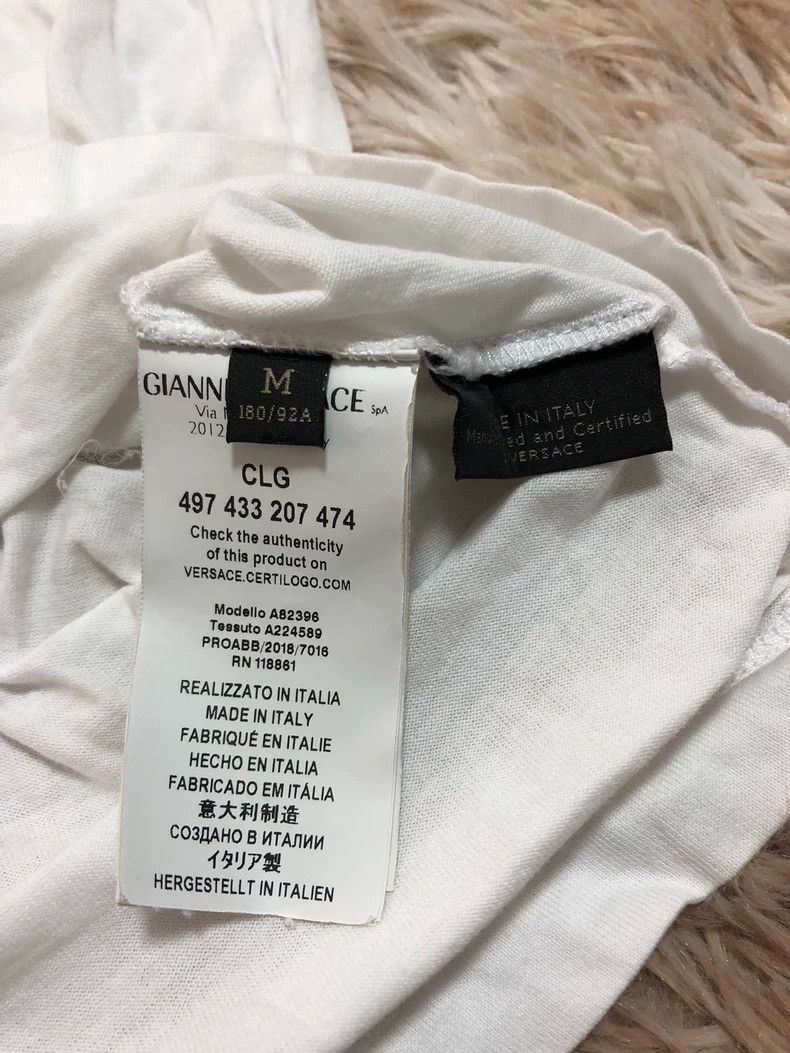 Versace Versace Women's Short Sleeve T-Shirt Size US M / EU 48-50 / 2 - 5 Thumbnail