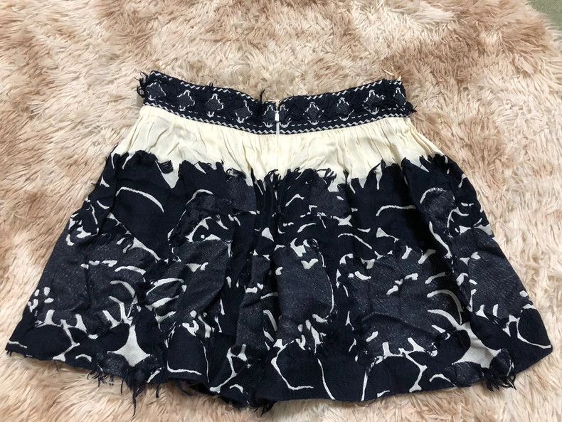 Chloe Chloe Short Skirt with Unique Design Size US 38 / EU 54 - 4 Thumbnail