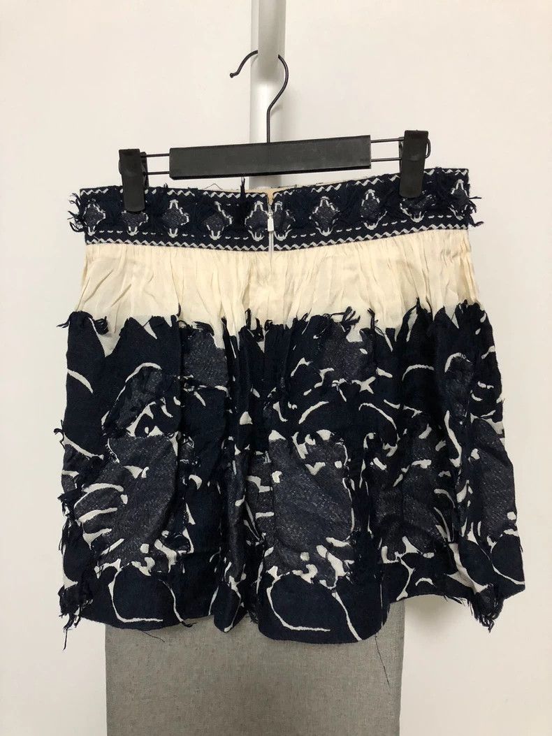 Chloe Chloe Short Skirt with Unique Design Size US 38 / EU 54 - 2 Thumbnail