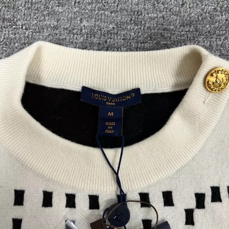 Louis Vuitton Louis Vuitton Logo Knitted Sweater with Tags Size US M / EU 48-50 / 2 - 5 Thumbnail