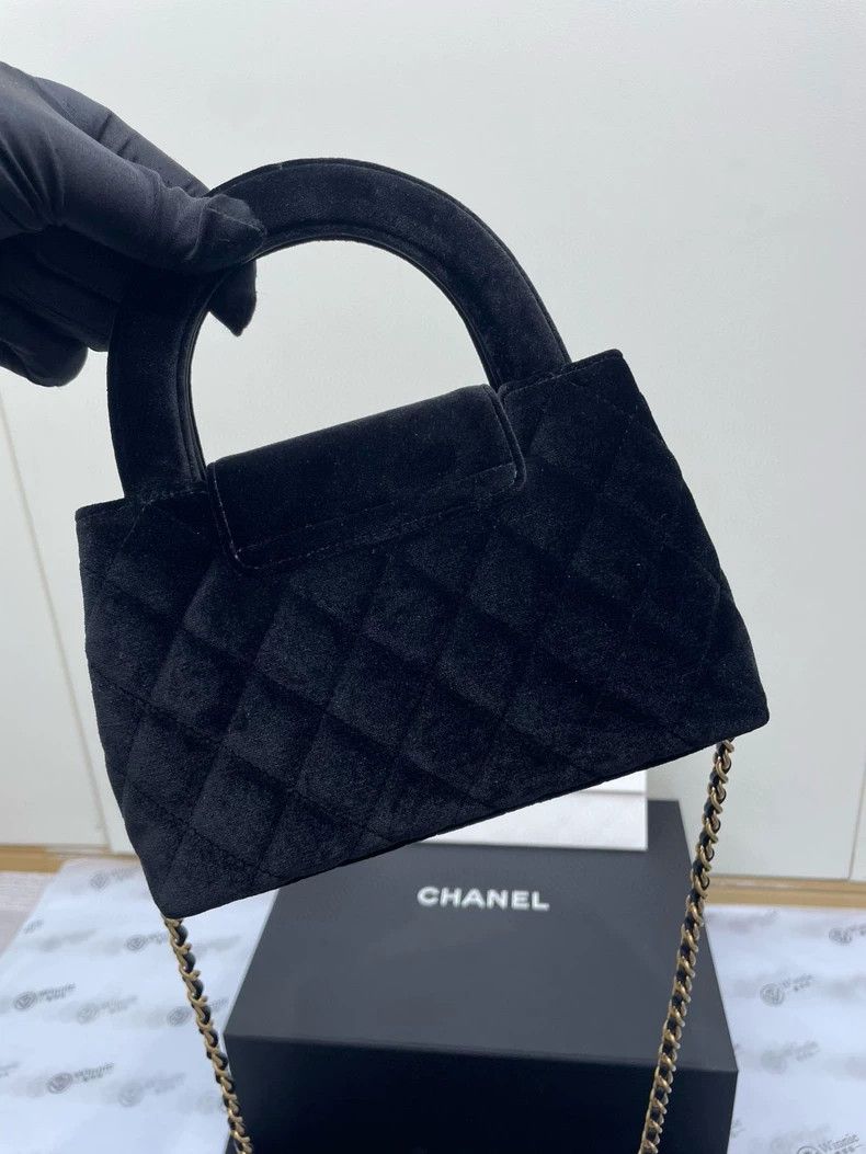 Chanel Chanel Velvet Black Gold Chain Bag Size ONE SIZE - 8 Thumbnail