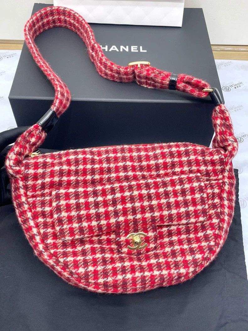 Chanel Chanel Red Checkered Half-Moon Crossbody Bag Size ONE SIZE - 2 Thumbnail