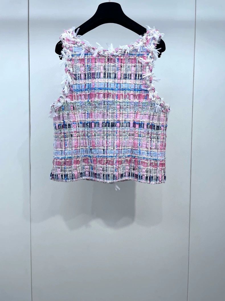 Chanel Chanel Pink Woven Vest with Glass Button Size US S / EU 44-46 / 1 - 2 Thumbnail