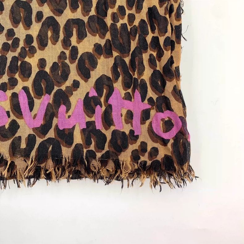 Louis Vuitton Louis Vuitton Brown Leopard Print Cashmere Scarf Size ONE SIZE - 4 Thumbnail