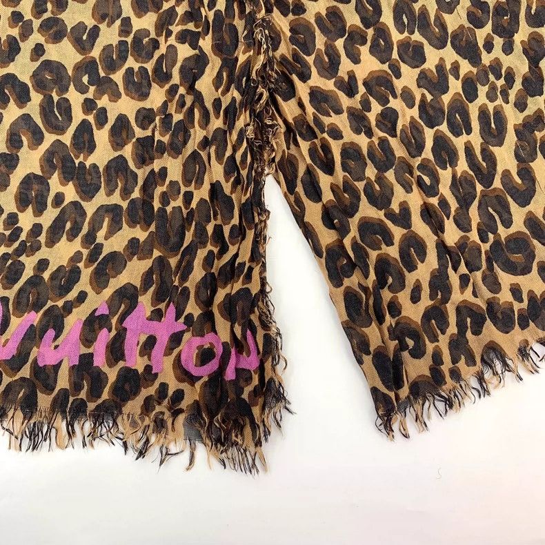 Louis Vuitton Louis Vuitton Brown Leopard Print Cashmere Scarf Size ONE SIZE - 5 Thumbnail