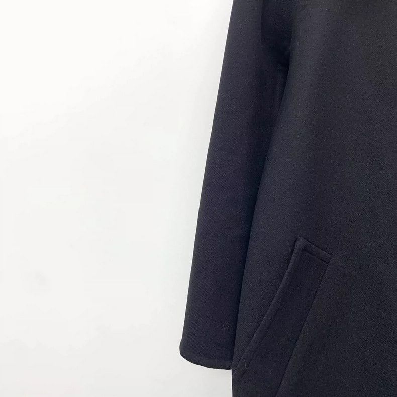 Louis Vuitton Louis Vuitton Black Wool Coat with Fur Collar Size US S / EU 44-46 / 1 - 4 Thumbnail