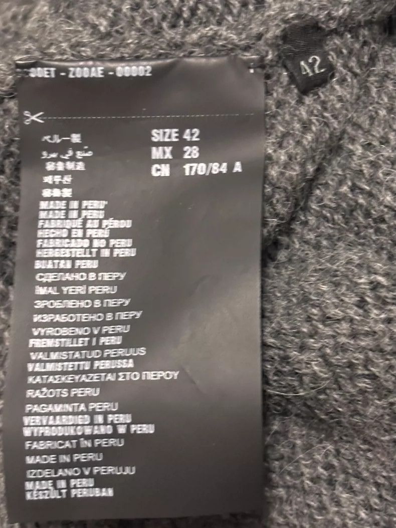 Prada Prada Wool Sweater with Unique Design Size US L / EU 52-54 / 3 - 8 Thumbnail