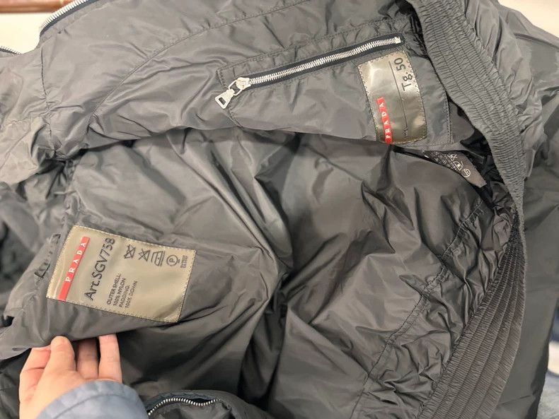 Prada Prada Down Jacket with Some Flaws Size US L / EU 52-54 / 3 - 3 Thumbnail
