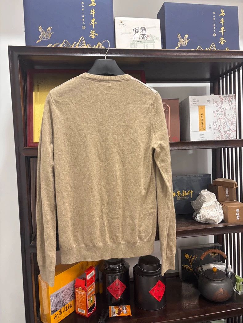 Burberry Burberry Classic Cashmere Sweater with Long Sleeves Size US M / EU 48-50 / 2 - 2 Thumbnail