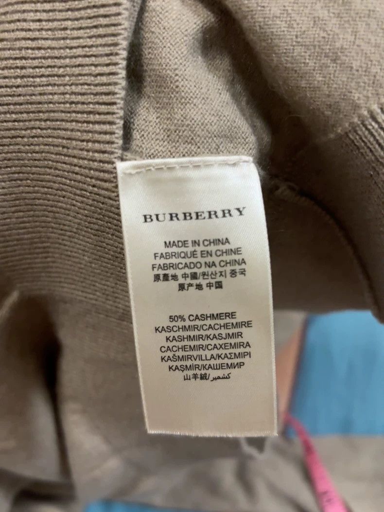Burberry Burberry Classic Cashmere Sweater with Long Sleeves Size US M / EU 48-50 / 2 - 7 Thumbnail
