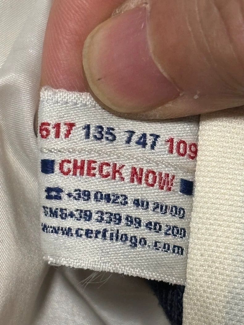 Moncler Moncler Down Jacket with Wear and Flaws Size US M / EU 48-50 / 2 - 4 Thumbnail