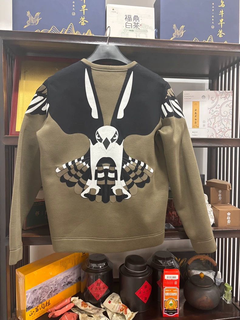 Valentino Valentino Classic Eagle Patch Sweatshirt Size S Size US S / EU 44-46 / 1 - 2 Thumbnail