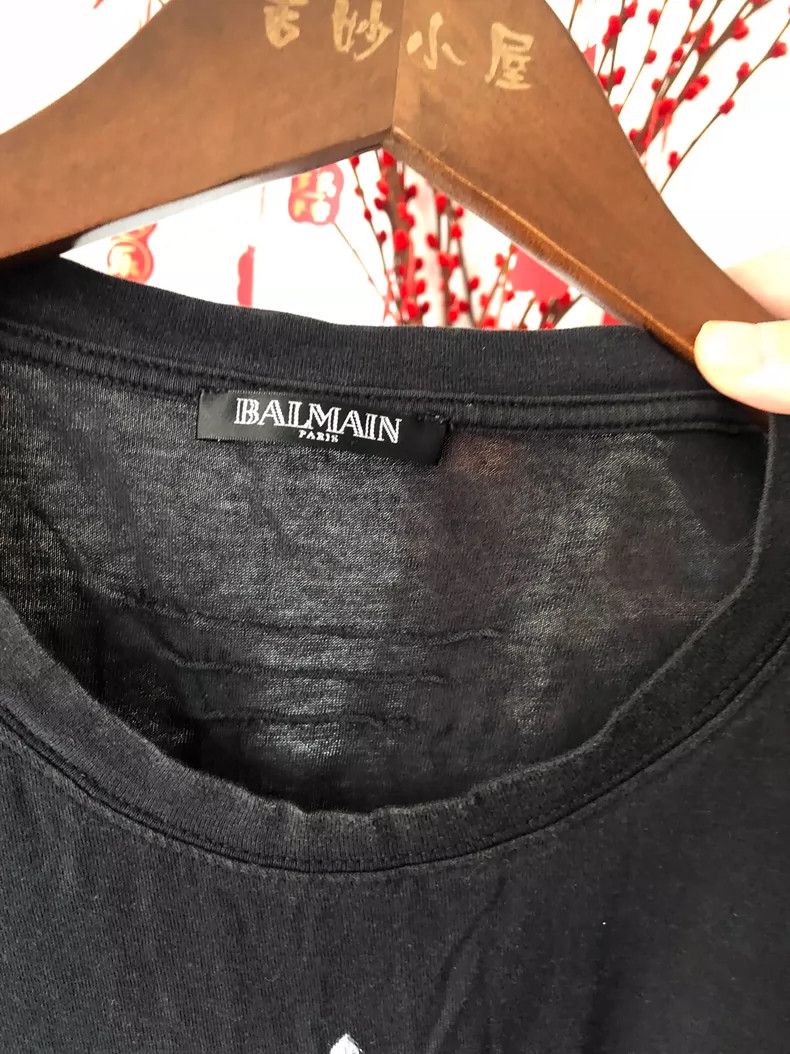 Balmain Balmain Graphic T-Shirt with Crest Design Size US L / EU 52-54 / 3 - 3 Thumbnail