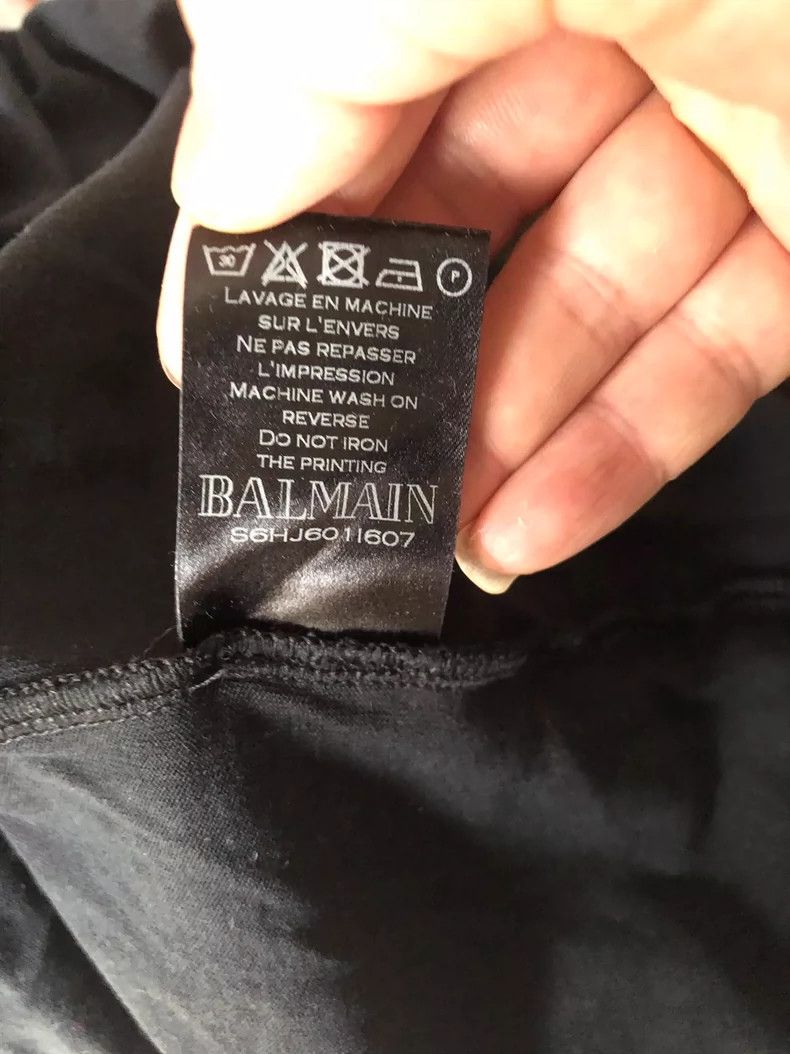 Balmain Balmain Graphic T-Shirt with Crest Design Size US L / EU 52-54 / 3 - 6 Thumbnail