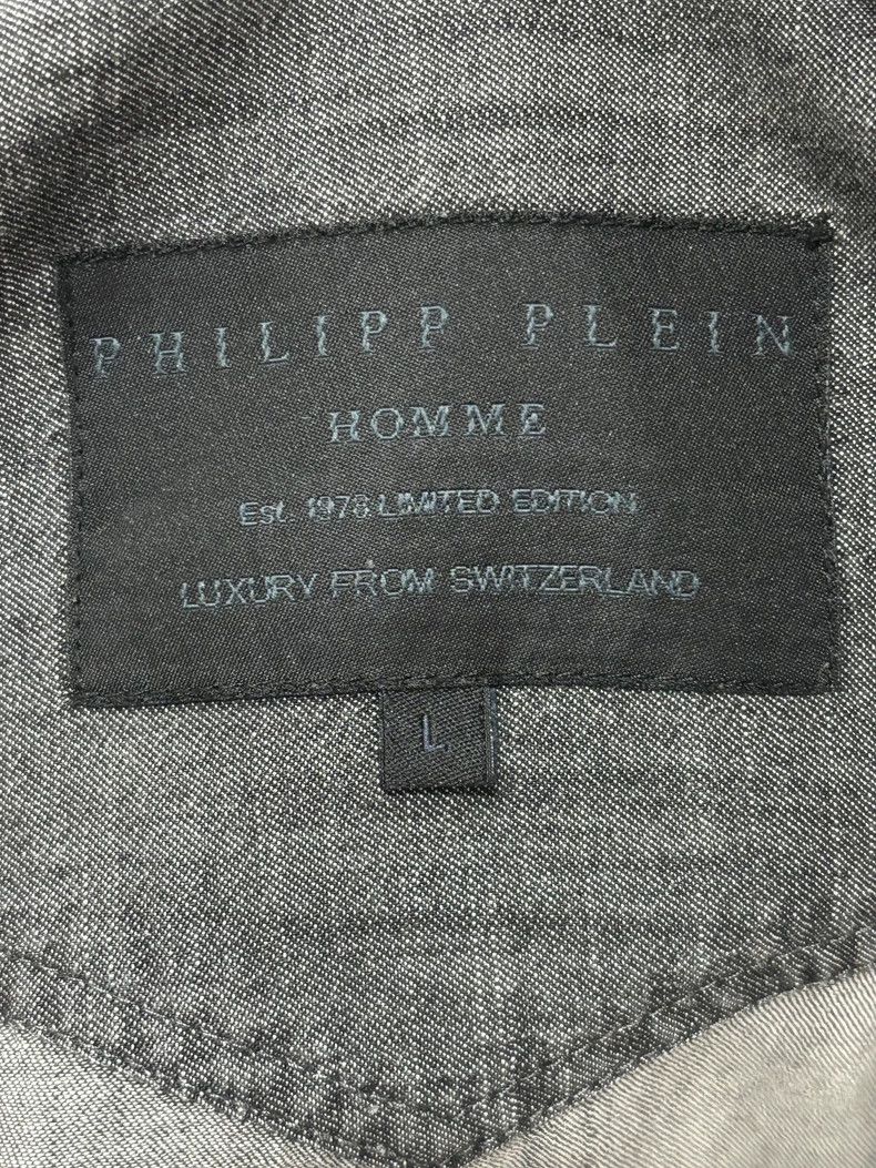 Philipp Plein Philipp Plein Denim Shirt with Missing Button Size US M / EU 48-50 / 2 - 6 Thumbnail