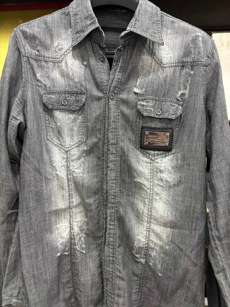 Philipp Plein Philipp Plein Denim Shirt with Missing Button Size US M / EU 48-50 / 2 - 4 Thumbnail